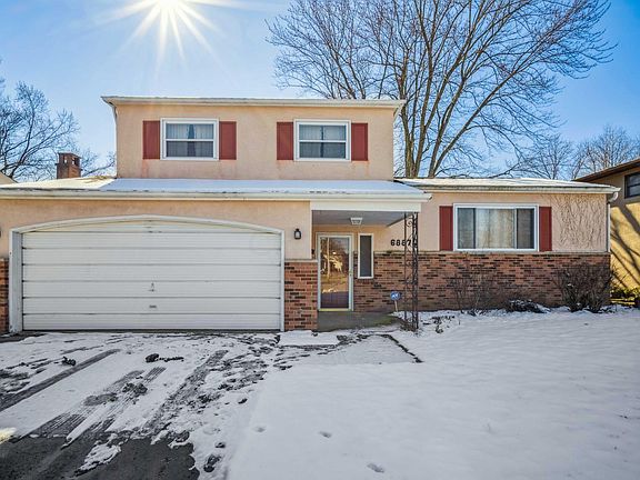 3rd image of 6887 Ardelle Dr