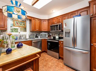 76 Friendship Ct, Red Bank, NJ 07701