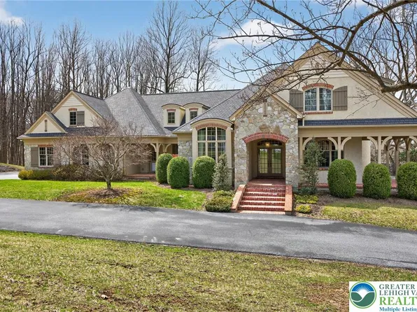 1512 Bette Ln, Hellertown, PA 18055