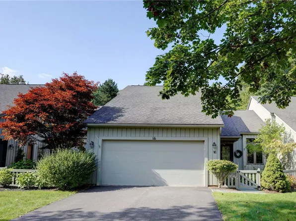 16 Hill Creek Rd, Rochester, NY 14625