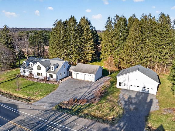 3rd image of 1753 Danby Rd