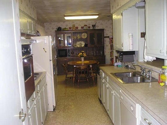 4th image of 2325 Northview Dr