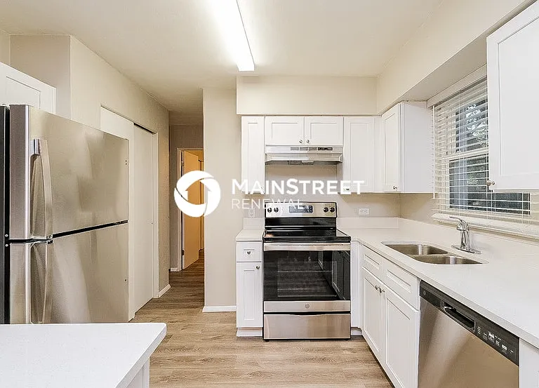 2447 Whitman St — Photo 7