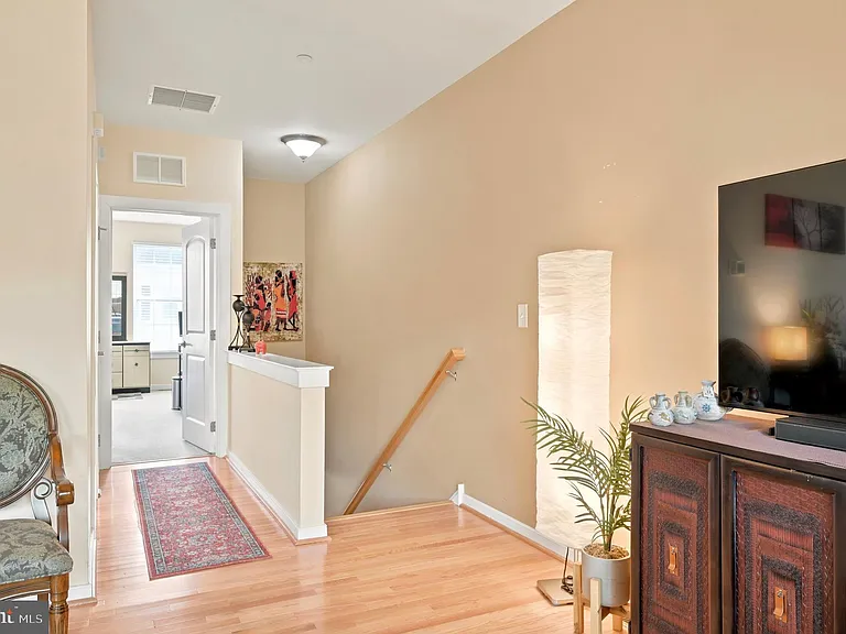 4437 Driftwood Dr — Photo 4