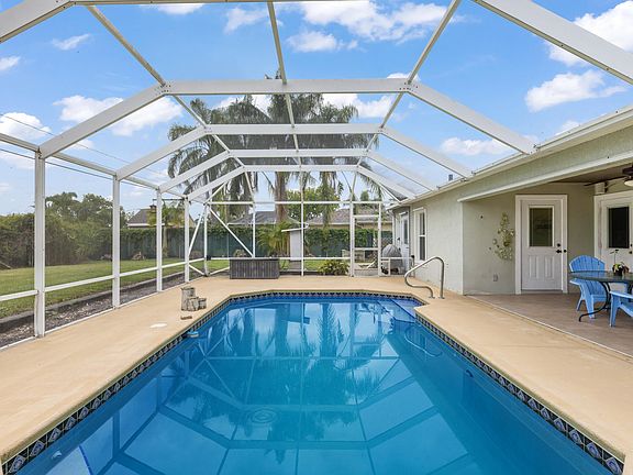 4th image of 123 Pelican Island Place