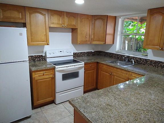 5th image of 451 NE 136th St #Ii-208
