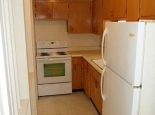 8615 22nd Ave APT 19, Kenosha, WI 53143