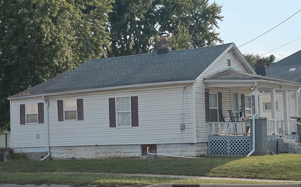 2nd image of 685 E Farming St