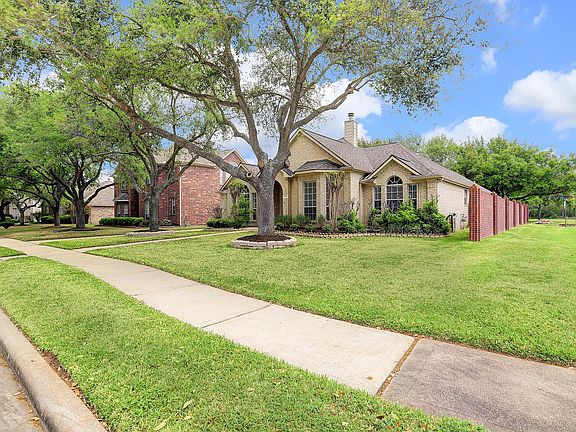 3rd image of 6335 Echo Lakes Ln