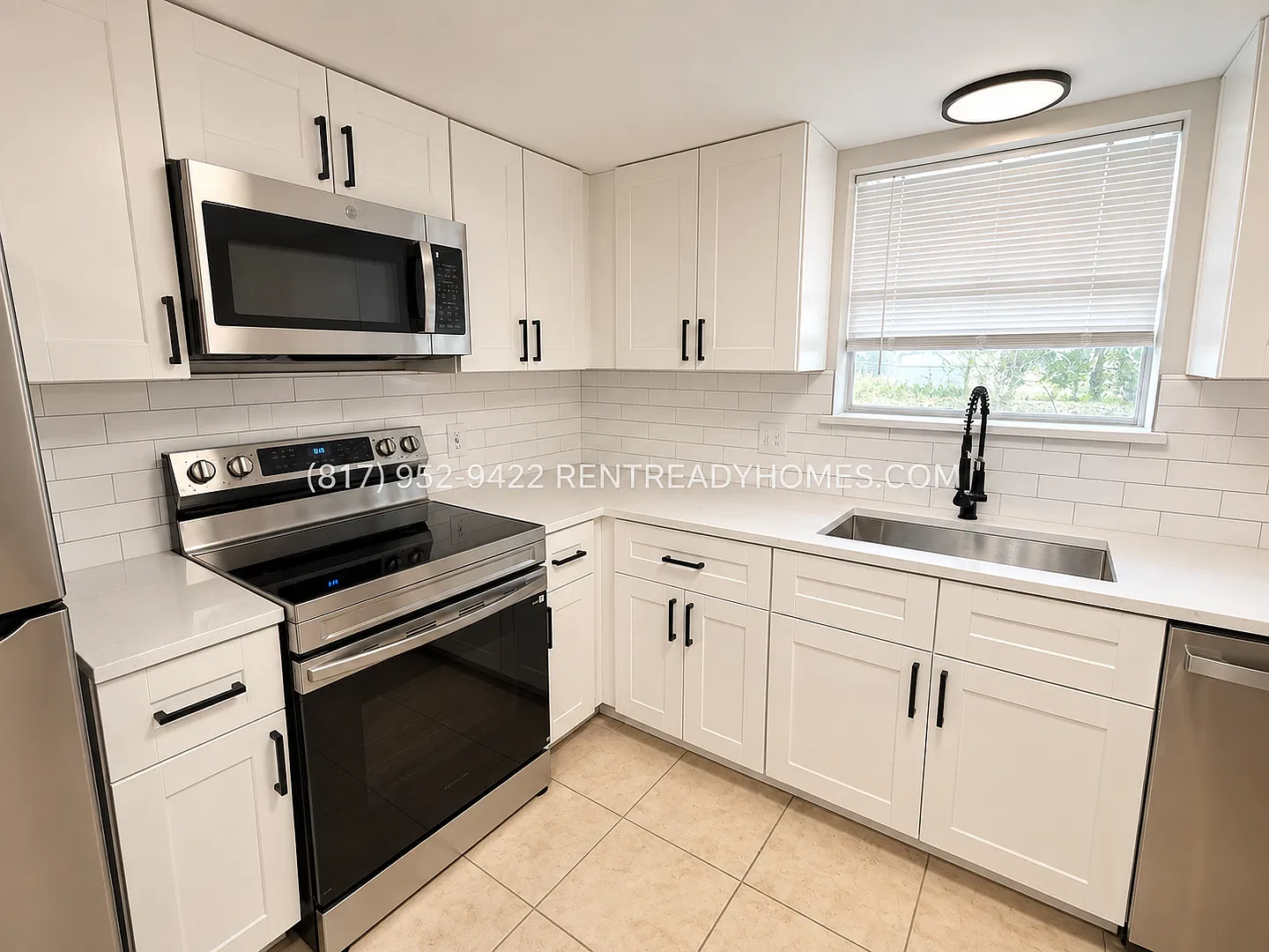 413 Deer Creek Rd - Three Bedroom Home in Everman — Photo 2
