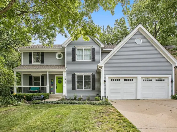 15627 Beverly St, Overland Park, KS 66223