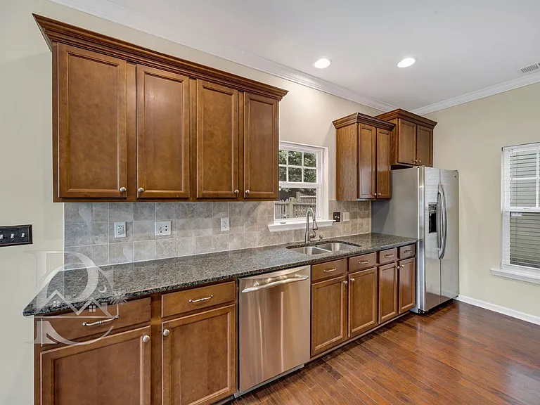 328 Northwood St — Photo 11