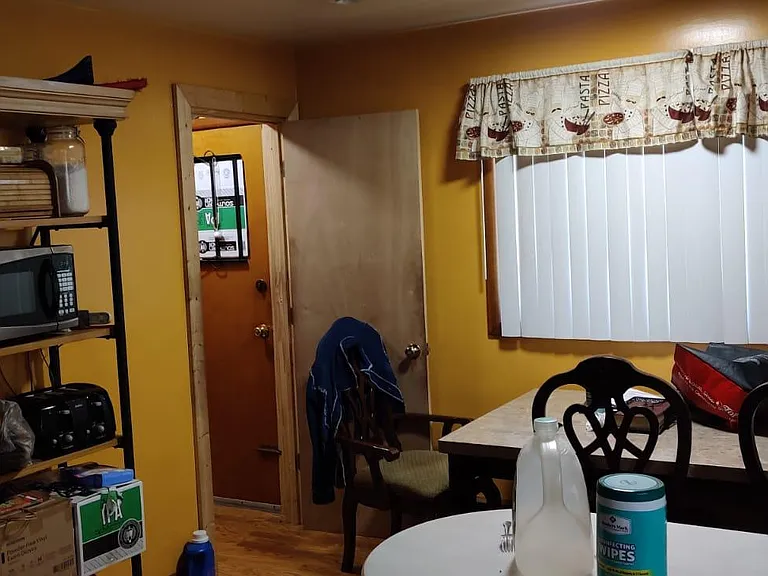 1864 Linwood Ave — Photo 15