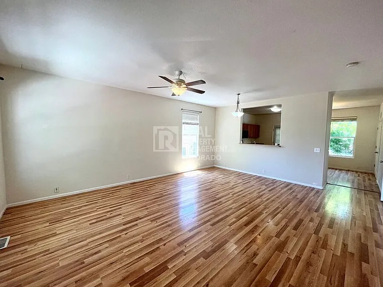 2158 Creekridge Point — Photo 2