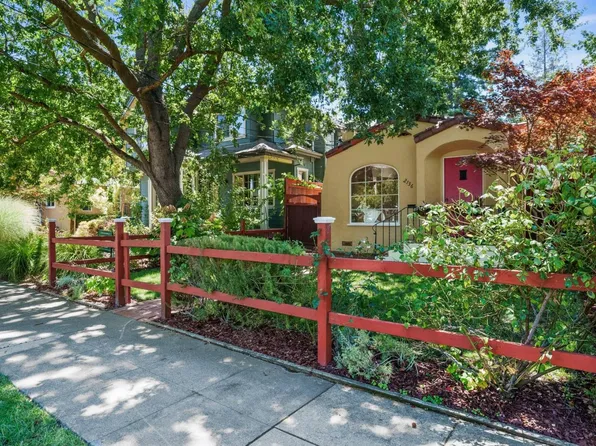 2136 Bowdoin St, Palo Alto, CA 94306