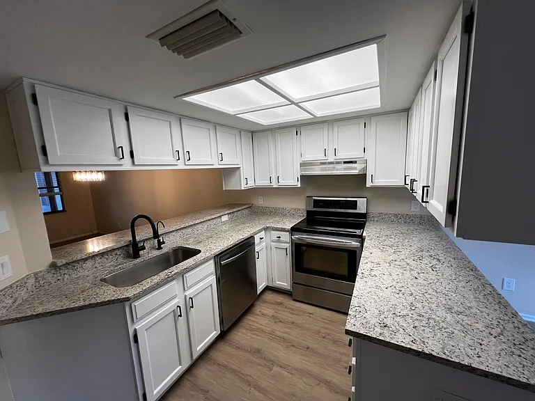 Woods Landing Trl — Photo 2