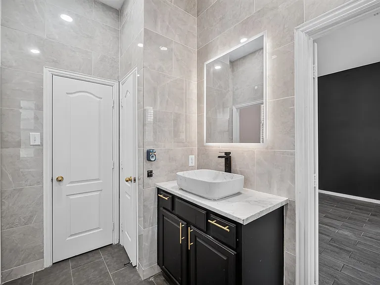 308 Keswick Ln — Photo 29