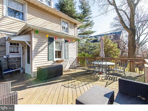 4th image of 318 Riverview Ave