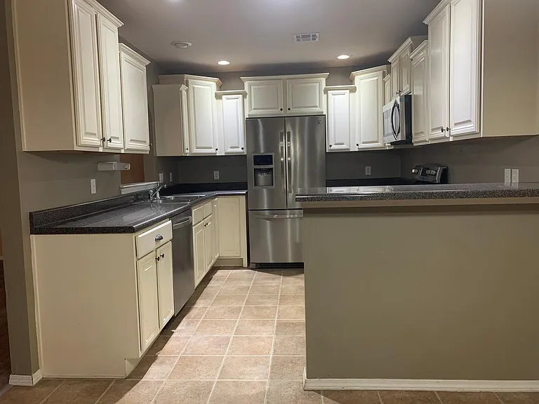 700 N Cummings Ave — Photo 17