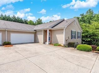 326 Camry Cir, Dallas, GA 30157