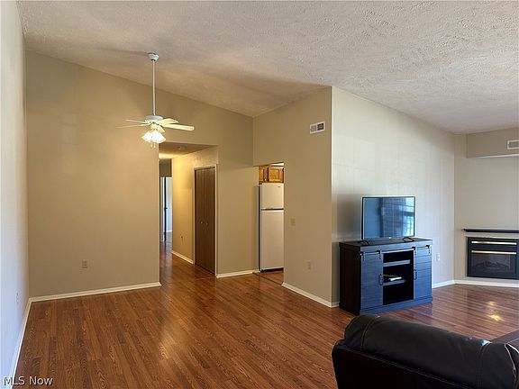 4th image of 10365 Glenway Dr APT 204