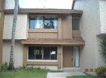 1st image of 18 Wimbledon Lake Dr