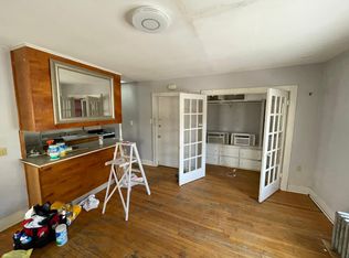 1405 Massachusetts St #4, Lawrence, KS 66044