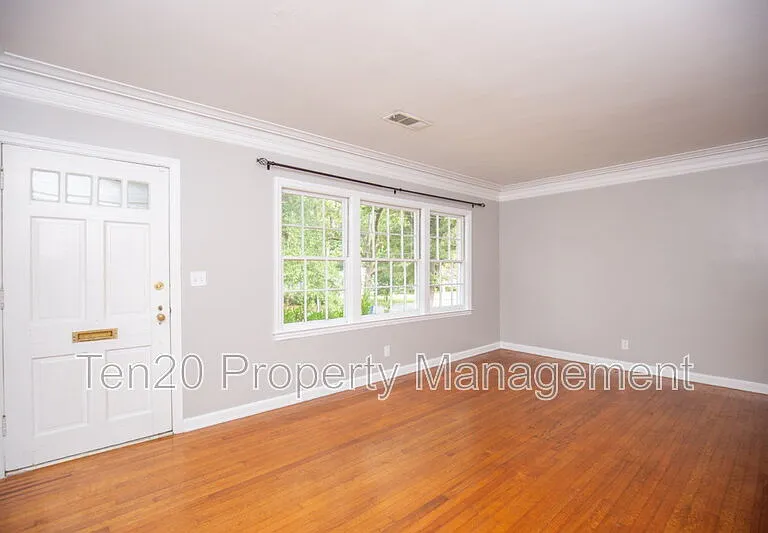 1706 Wells Dr — Photo 6