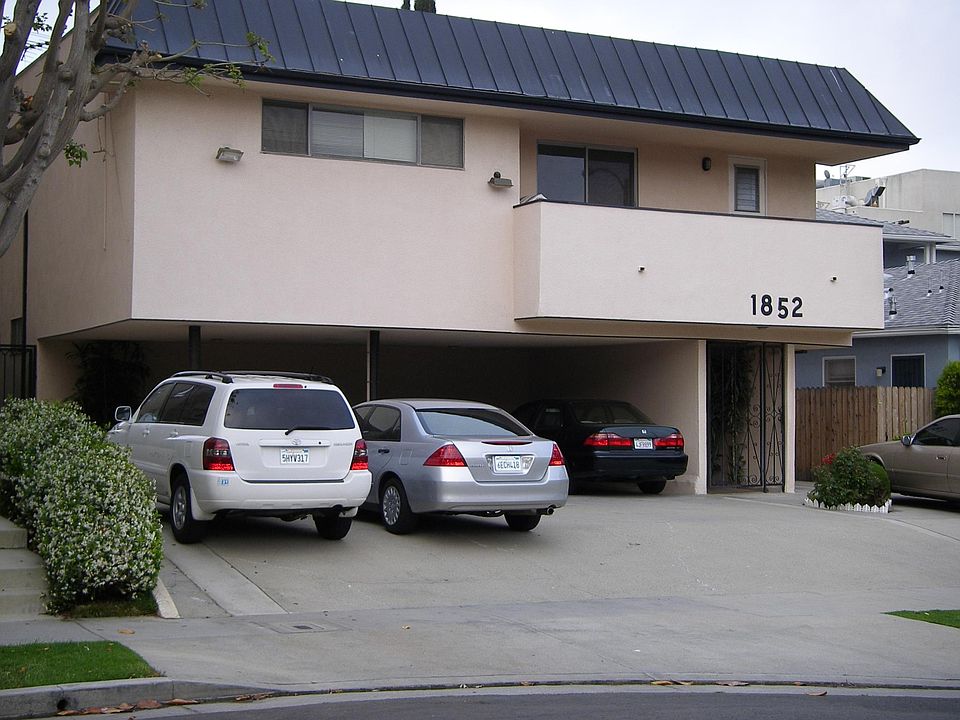 1st image of 1852 Kelton Ave #3