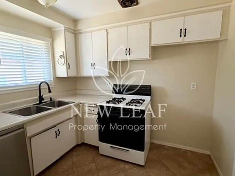 2714 W 9th St — Photo 24