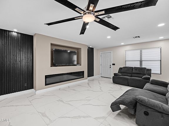 3rd image of 5905 W WARNER Street