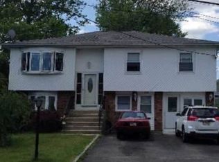 1518 Lakeshore Dr, Massapequa Park, NY 11762