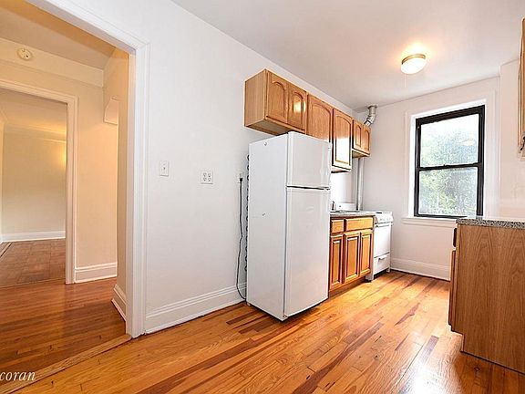 5th image of 3170 34th St APT 1B