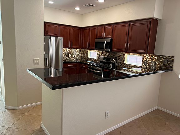 3rd image of 1029 Newbold St