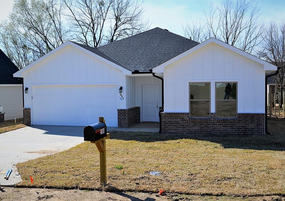 1st image of 1005 Rebekah Dr
