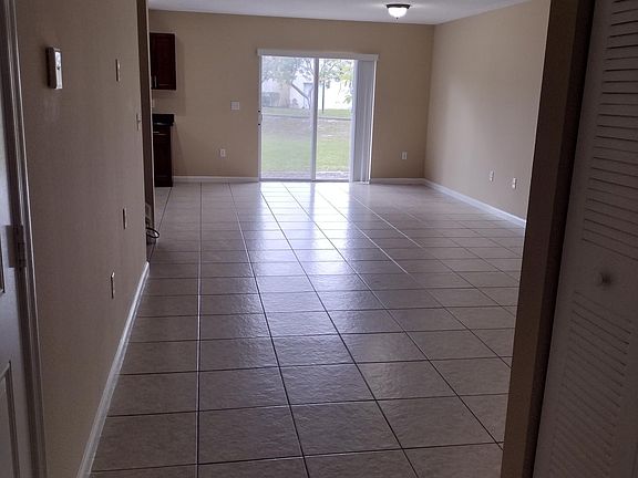 4th image of 971 SW 15th St