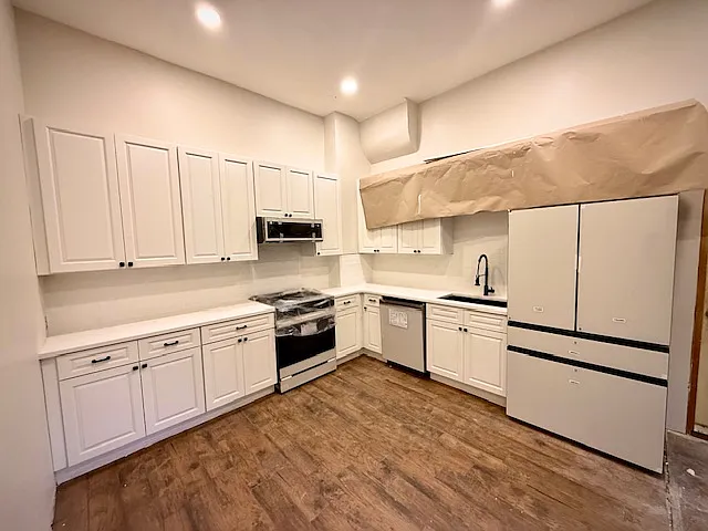 4510 Chester Ave — Photo 9