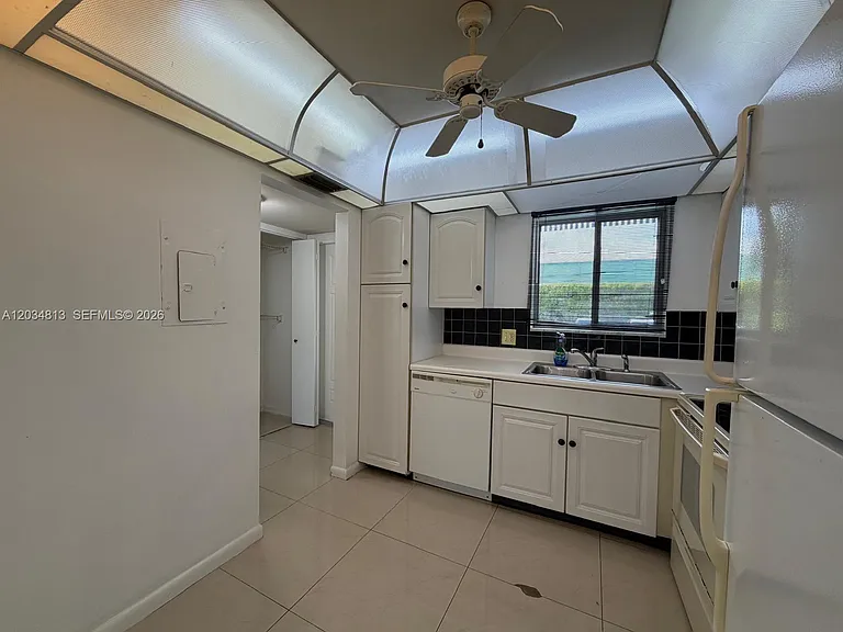 200 Waterway Dr S #107 — Photo 6
