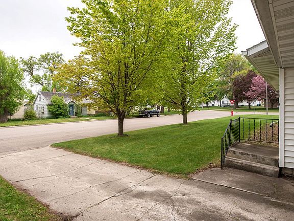 4th image of 109 Arkansas Ave