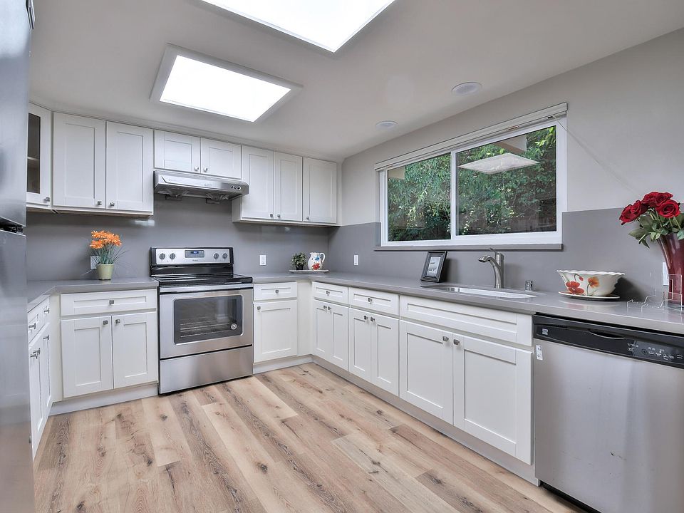 Newer Kitchen remodeled in 2018