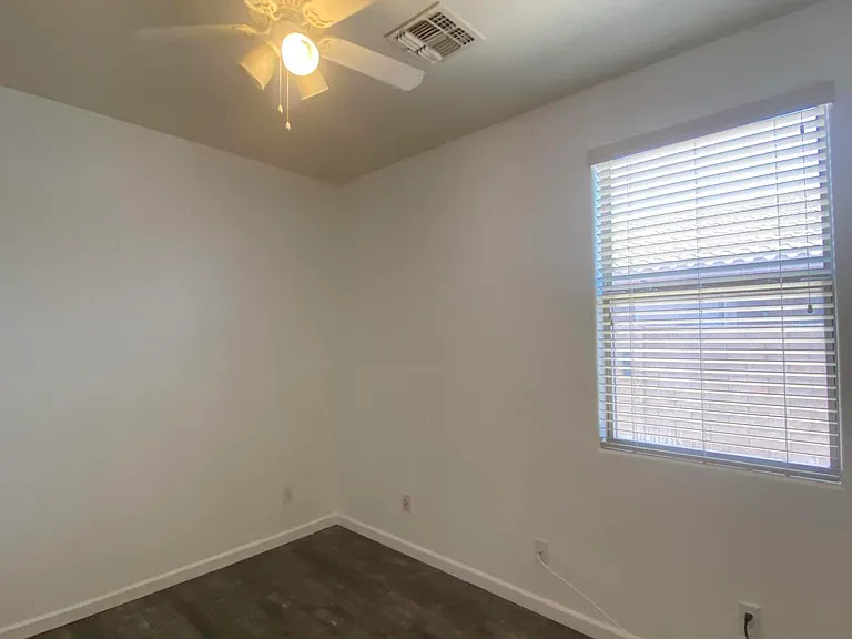 7721 S 68th Dr — Photo 14