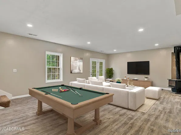 1185 Choctaw Ridge Dr, Holts Summit, MO 65043