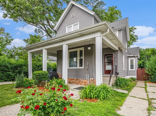 1419 Wells St, Port Huron, MI 48060