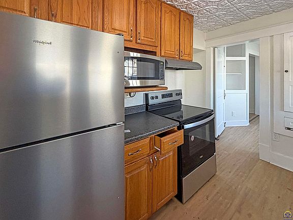 2nd image of 1020 Walnut St