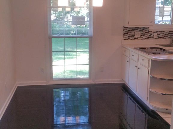 4th image of 6106 NW Klamm Dr