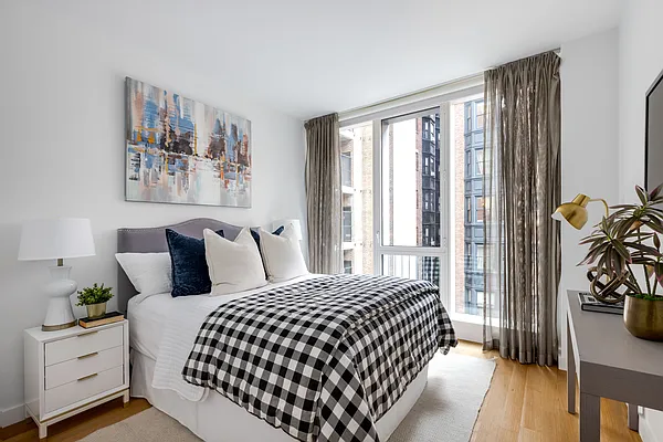 Sold by Compass | media 7