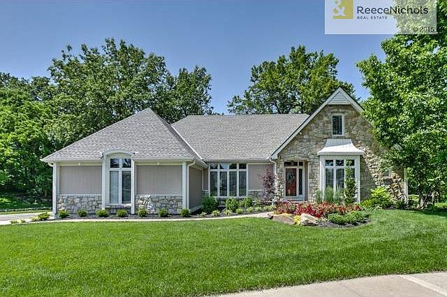 Great curb appeal with Stunning Stone Trim