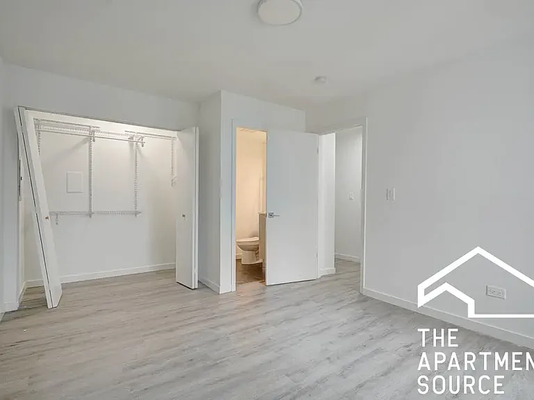 1225 W Foster Ave #3B — Photo 4