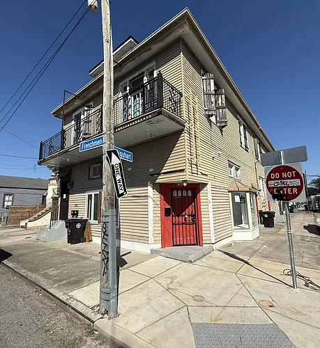1301 Frenchmen St Photo 1