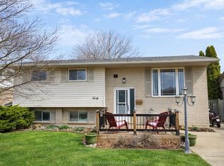40 Thornhill Cres, Chatham Kent, ON N7L 4M3